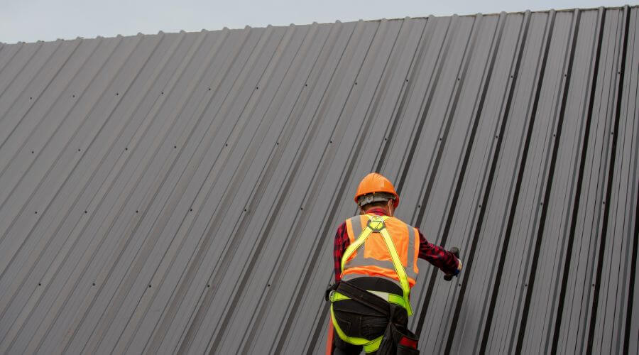 Professional gutter cleaning in Bushkill, PA